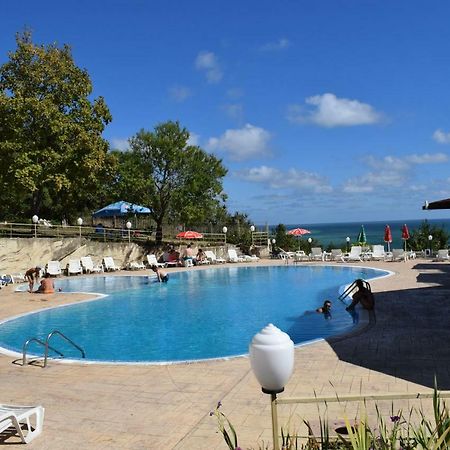 Ahilea Hotel - Free Pool Access Balchik Esterno foto