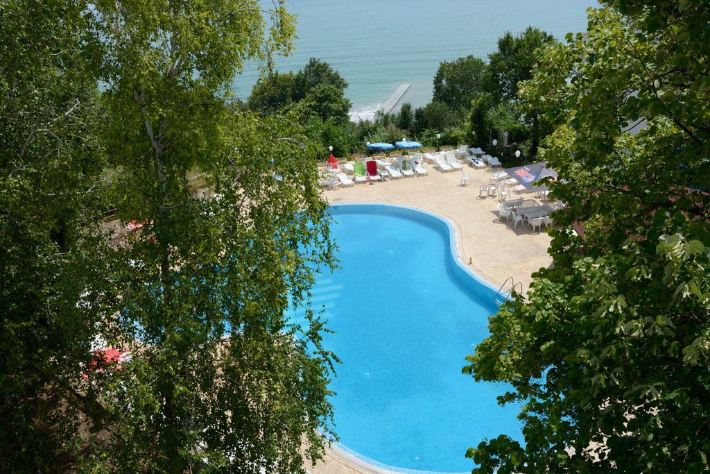 Ahilea Hotel - Free Pool Access Balchik Esterno foto