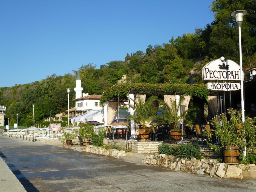 Ahilea Hotel - Free Pool Access Balchik Esterno foto