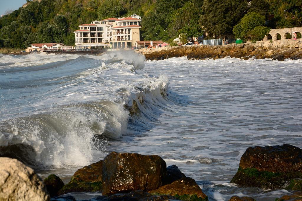 Ahilea Hotel - Free Pool Access Balchik Esterno foto