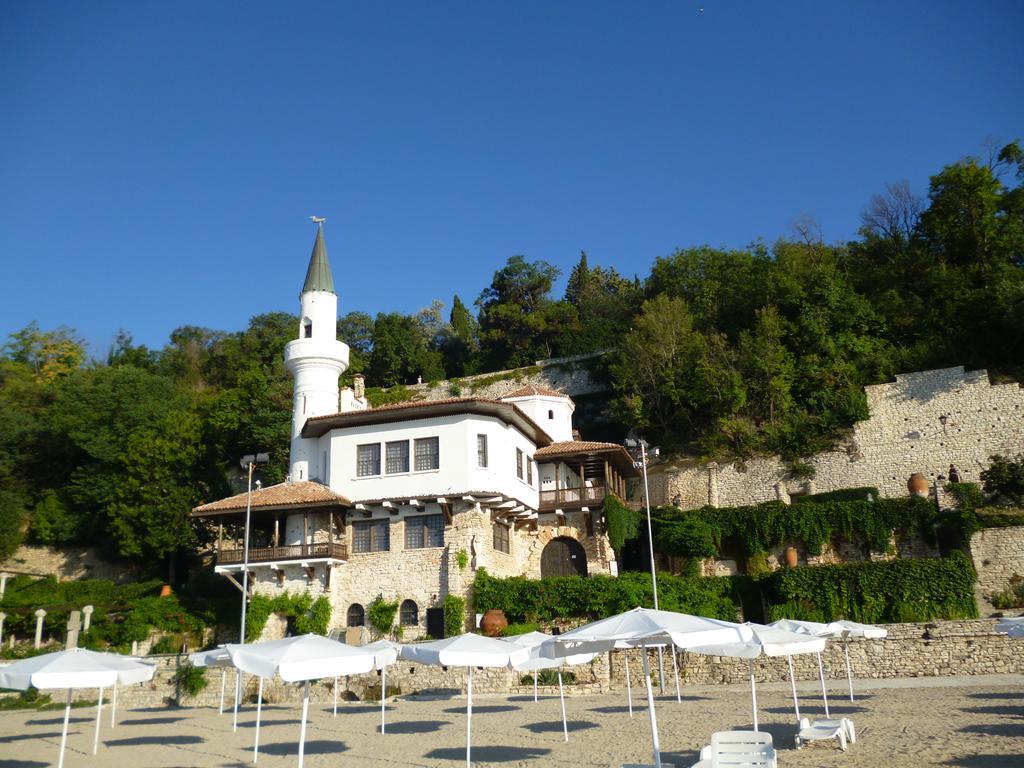 Ahilea Hotel - Free Pool Access Balchik Esterno foto