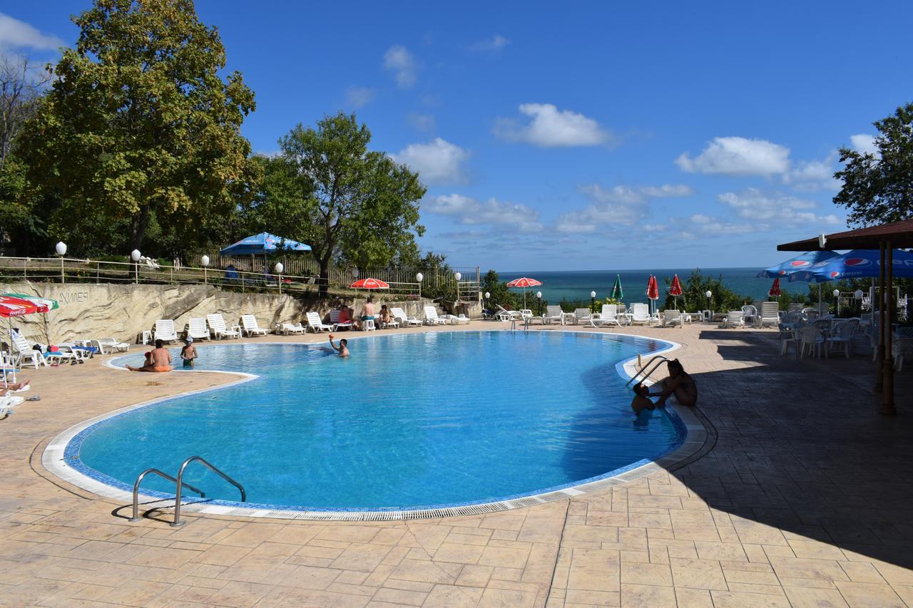 Ahilea Hotel - Free Pool Access Balchik Esterno foto