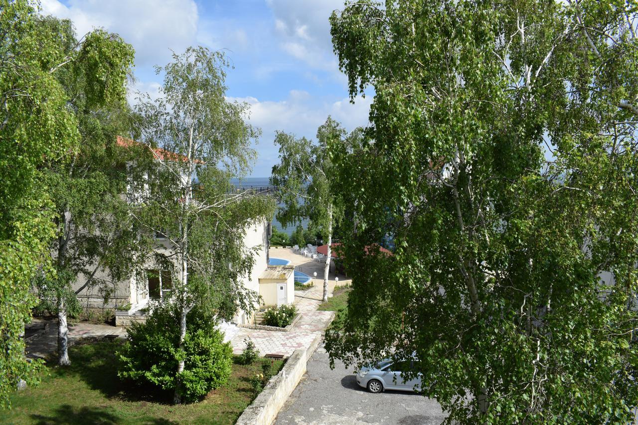 Ahilea Hotel - Free Pool Access Balchik Esterno foto