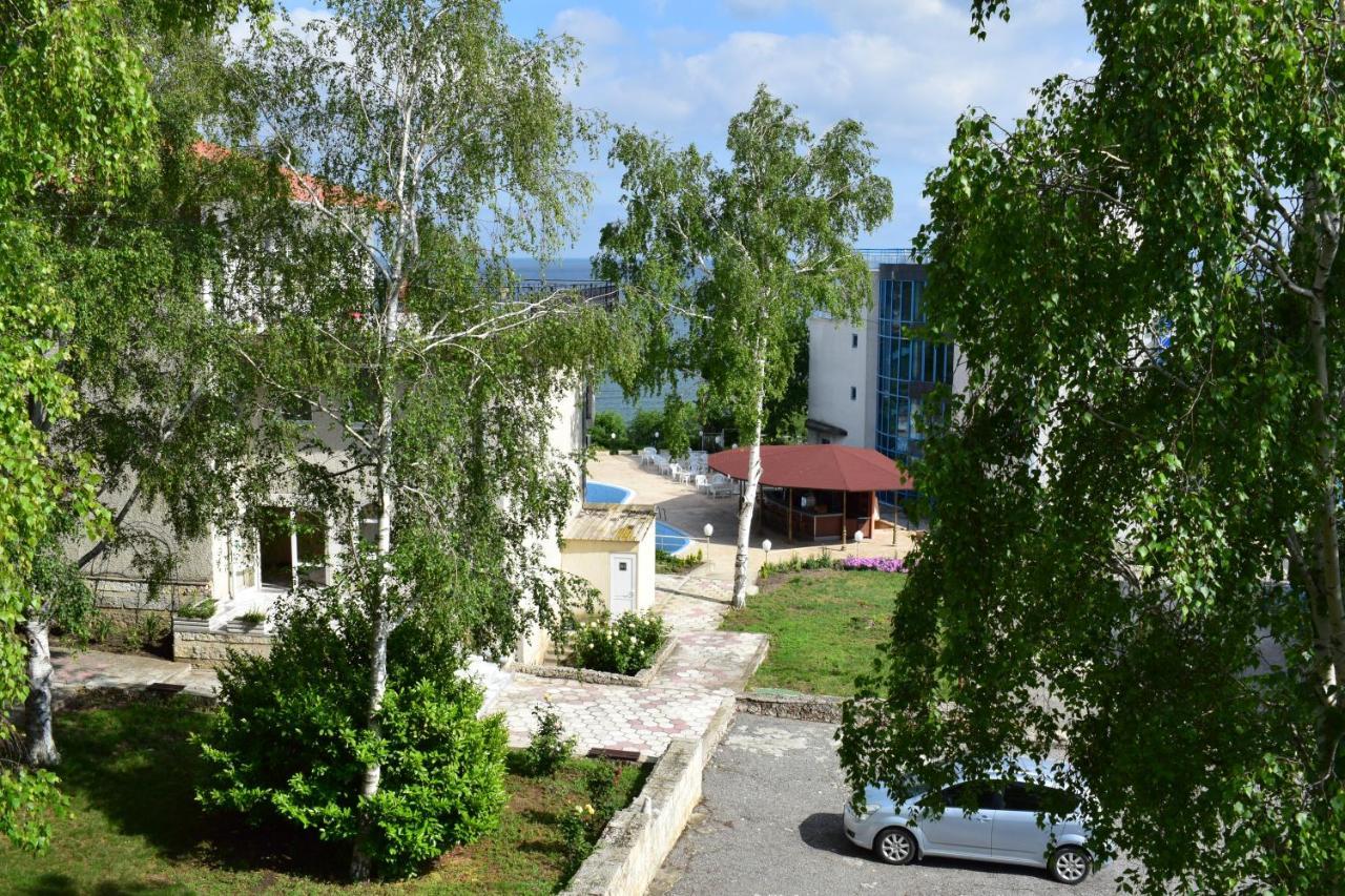 Ahilea Hotel - Free Pool Access Balchik Esterno foto