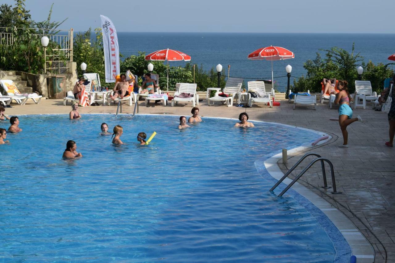 Ahilea Hotel - Free Pool Access Balchik Esterno foto